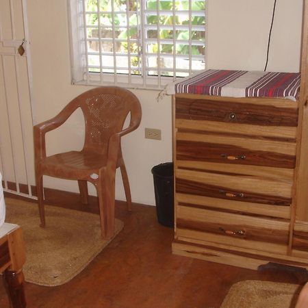 Finjam Cottage Port Antonio Quarto foto